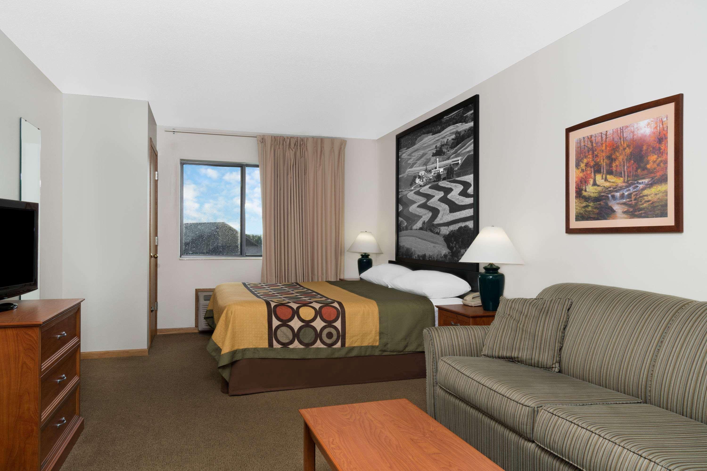 Super 8 by Wyndham Sparta Bagian luar foto