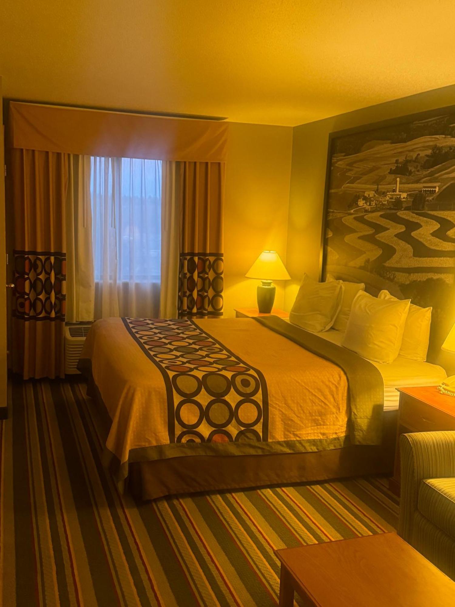 Super 8 by Wyndham Sparta Bagian luar foto