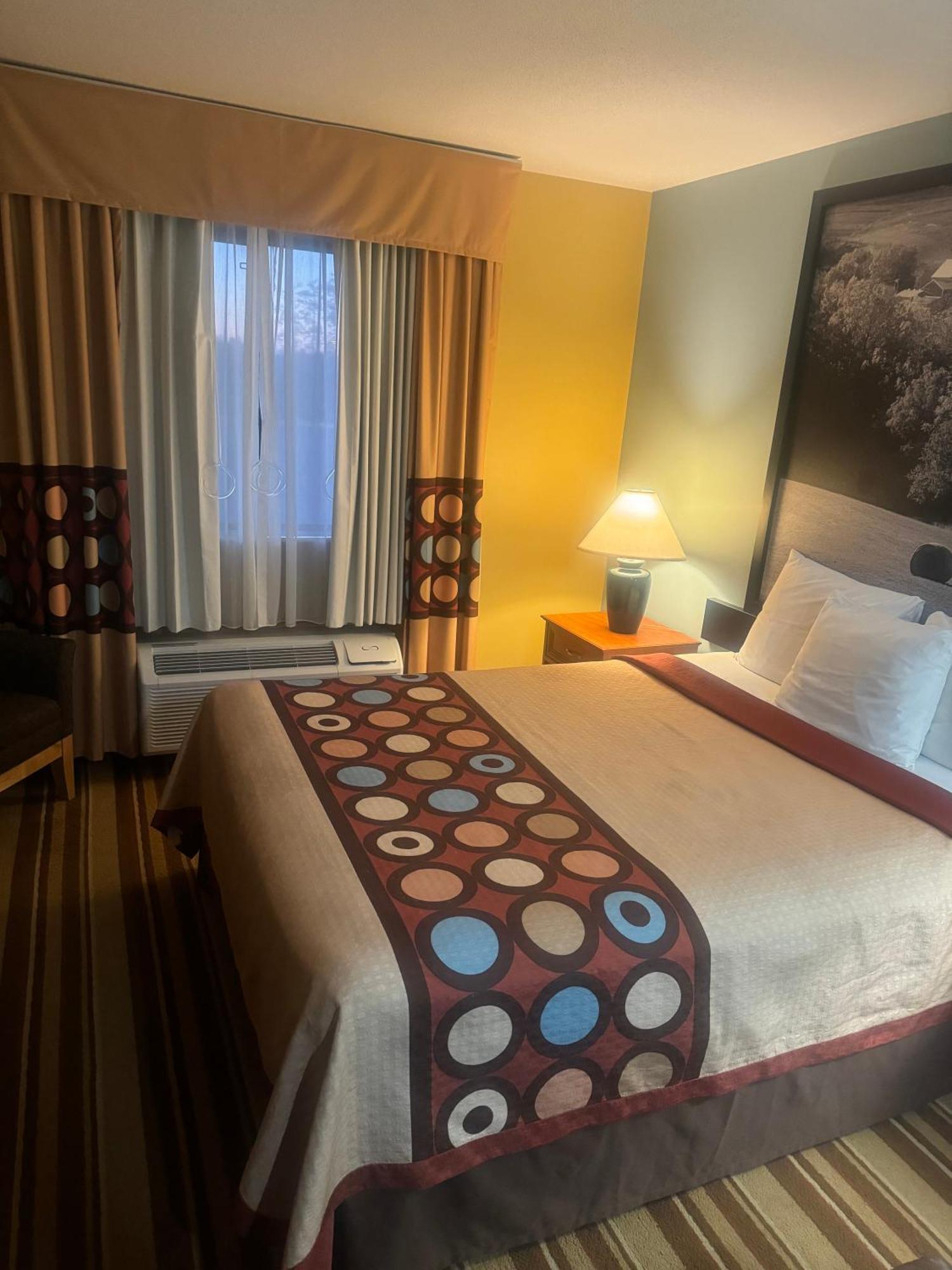 Super 8 by Wyndham Sparta Bagian luar foto