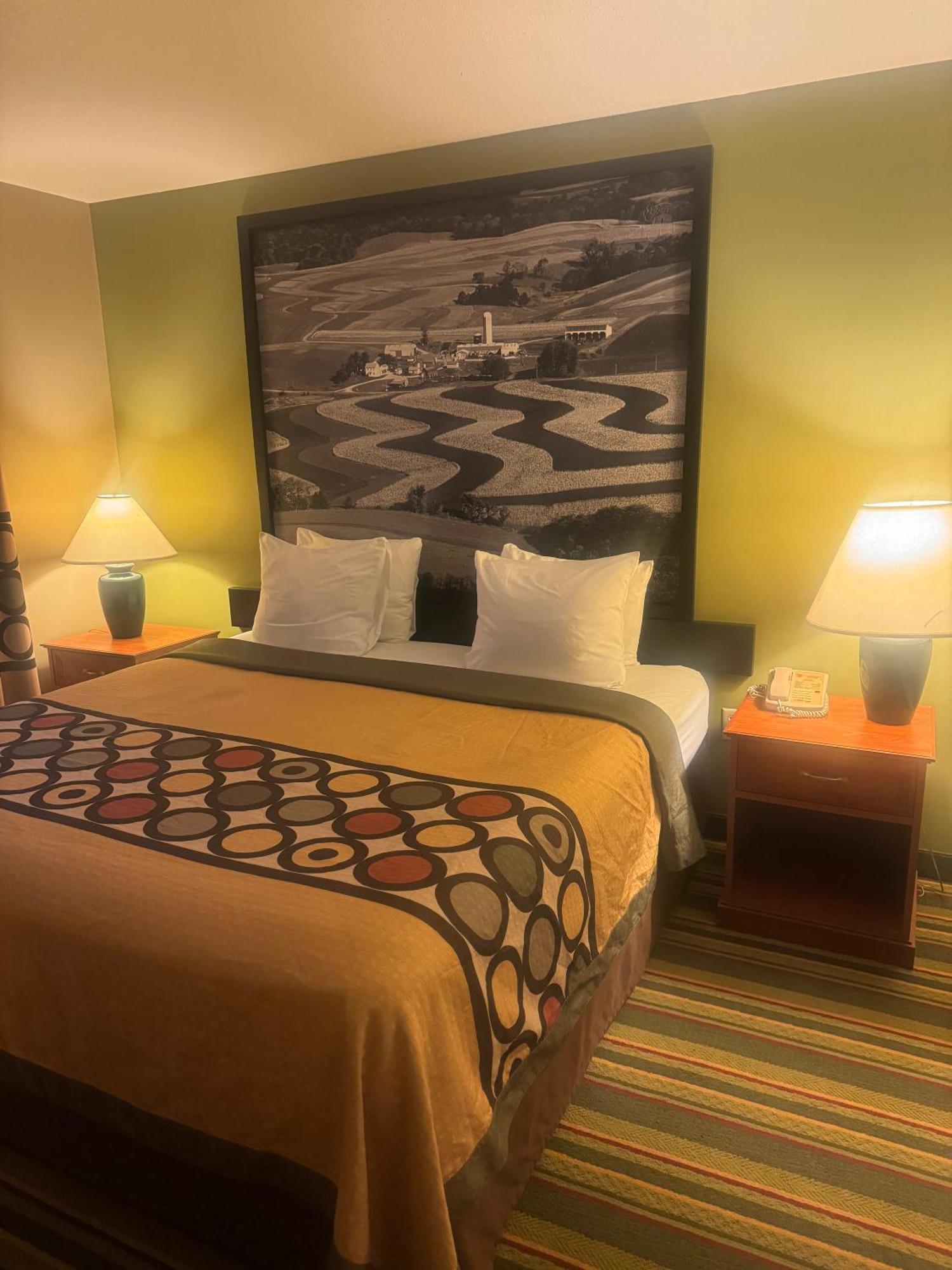 Super 8 by Wyndham Sparta Bagian luar foto