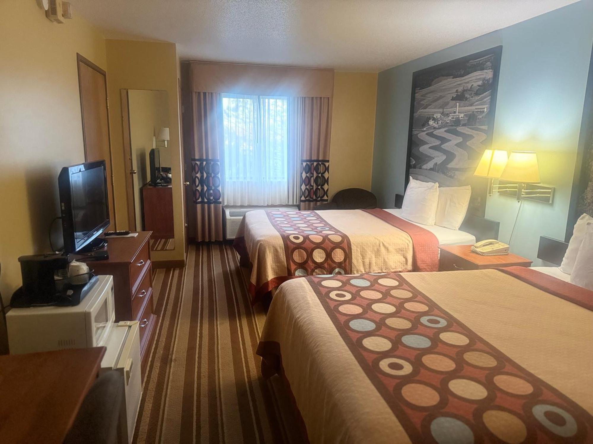 Super 8 by Wyndham Sparta Bagian luar foto