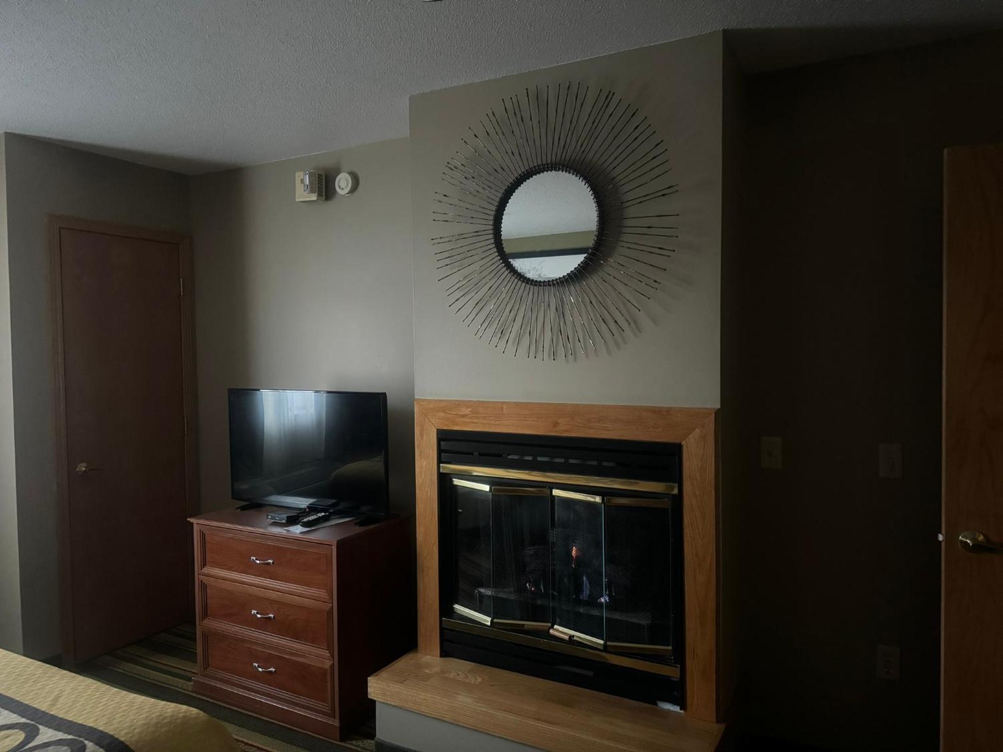 Super 8 by Wyndham Sparta Bagian luar foto