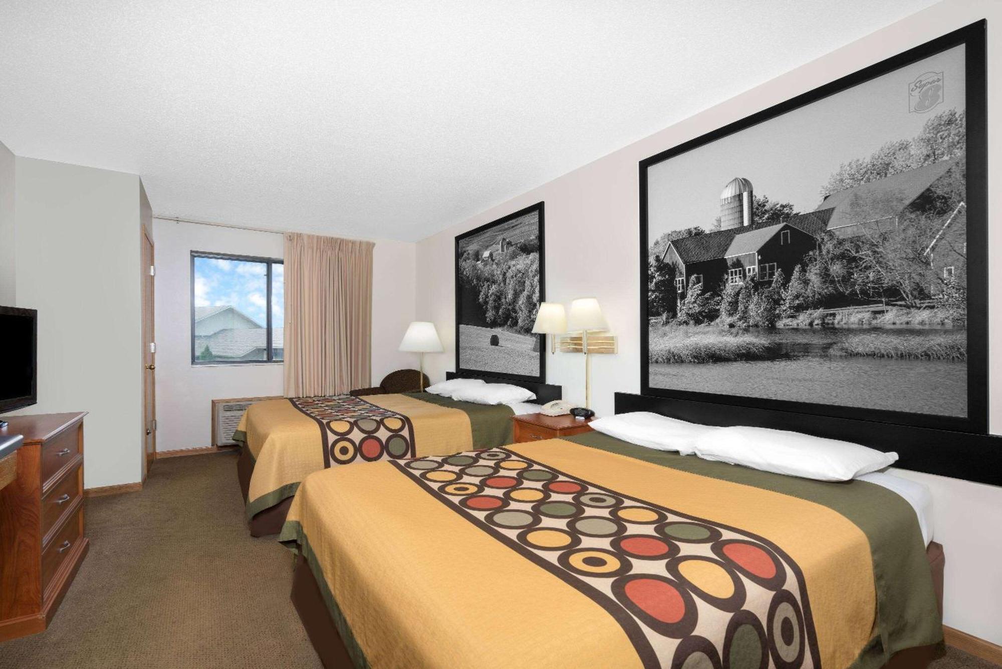 Super 8 by Wyndham Sparta Bagian luar foto